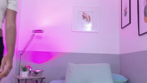 Tifffany bllom online show from 03.25.26