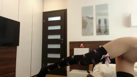 Snapshot of blacktwinkle chatting on 03.12.25 Adry online show from 03.12.25