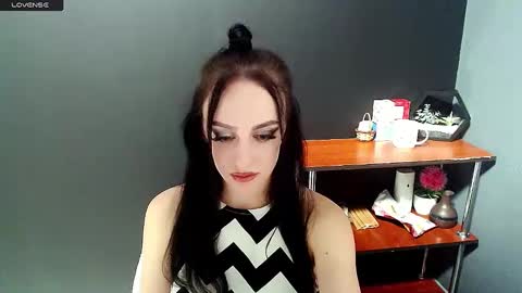 Snapshot of blacky_berry chatting on 12.19.24 Ivy online show from 12.19.24