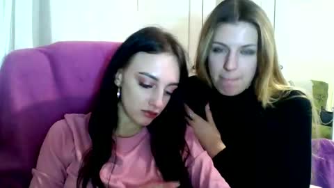 Snapshot of blacky_berry chatting on 01.11.25 Ivy online show from 01.11.25