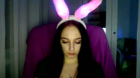 Snapshot of blacky_berry chatting on 01.12.25 Ivy online show from 01.12.25