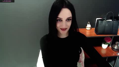 Snapshot of blacky_berry chatting on 01.18.25 Ivy online show from 01.18.25