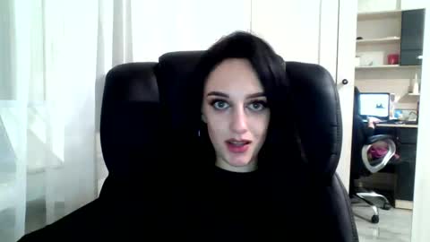 Snapshot of blacky_berry chatting on 01.18.25 Ivy online show from 01.18.25