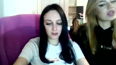 Snapshot of blacky_berry chatting on 02.04.25 Ivy online show from 02.04.25