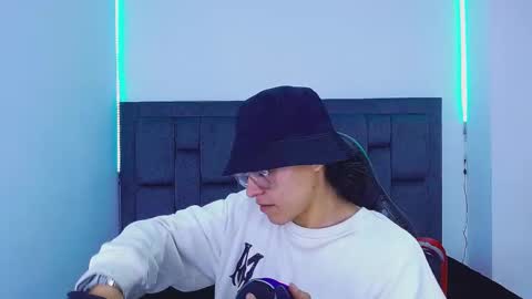 blade_sensual online show from 10.19.25