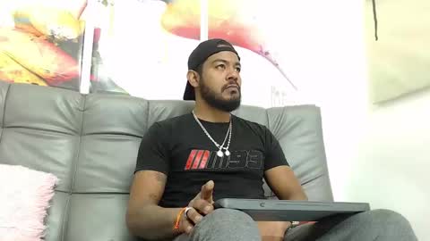 Snapshot of bladehot_ chatting on 09.28.25 Richard online show from 09.28.25