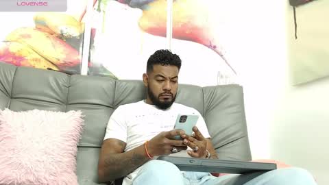 Snapshot of bladehot_ chatting on 10.07.25 Richard online show from 10.07.25