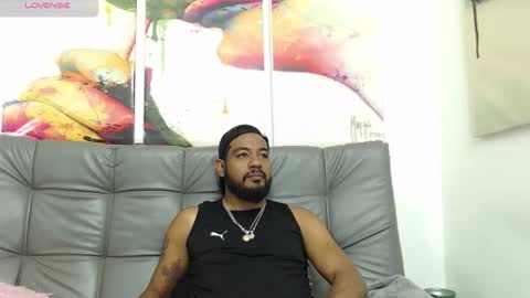 Snapshot of bladehot_ chatting on 10.29.25 Richard online show from 10.29.25