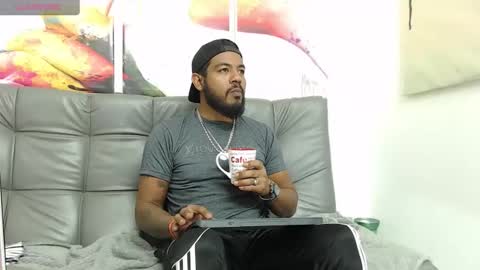 Snapshot of bladehot_ chatting on 11.09.25 Richard online show from 11.09.25