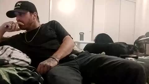 Snapshot of blahblam420 chatting on 10.29.25 blahblam420 online show from 10.29.25