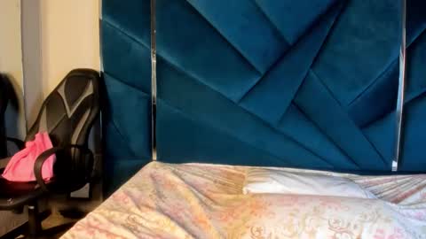 Snapshot of blaiirwall chatting on 11.06.25 BlairWall online show from 11.06.25