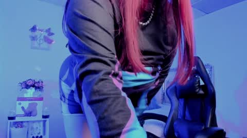 Snapshot of blair_elliis chatting on 12.13.24 Blair online show from 12.13.24