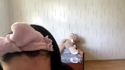 Snapshot of blairstassen chatting on 04.21.26 Mila online show from 04.21.26