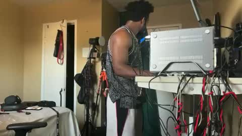 Blackjag00 online show from 09.18.25