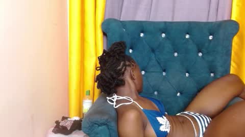 Snapshot of blaq_cherry chatting on 10.11.25 cherry online show from 10.11.25