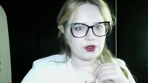 blesskitty_ online show from 09.18.25