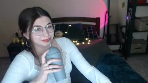 Snapshot of blodiri chatting on 06.19.26 BlodiRi online show from 06.19.26