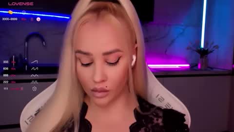 Lana online show from 10.13.25