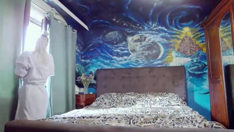 Snapshot of blonde4pasion chatting on 10.12.25 blonde4pasion online show from 10.12.25