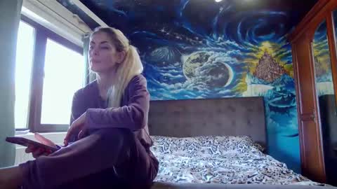 Snapshot of blonde4pasion chatting on 10.28.25 blonde4pasion online show from 10.28.25