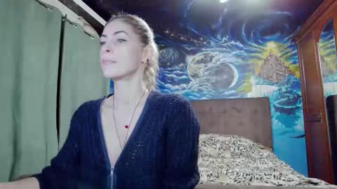 Snapshot of blonde4pasion chatting on 10.31.25 blonde4pasion online show from 10.31.25