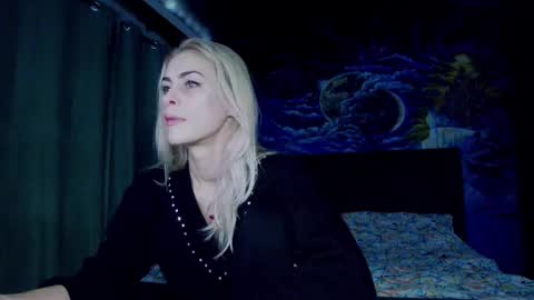 Snapshot of blonde4pasion chatting on 11.23.25 blonde4pasion online show from 11.23.25