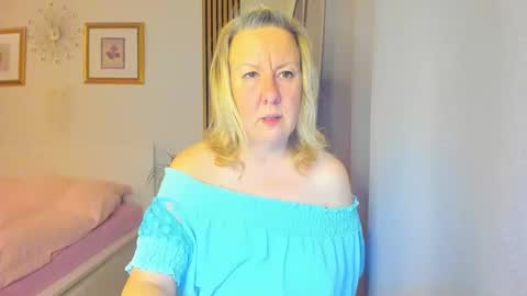 Nicole online show from 01.02.25