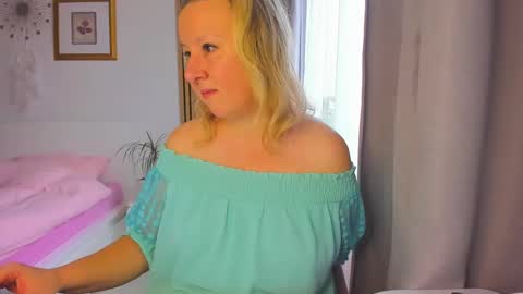 Nicole online show from 01.10.25