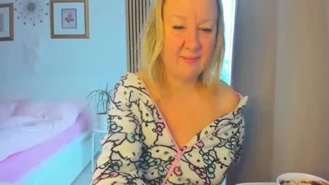 Nicole online show from 01.11.25