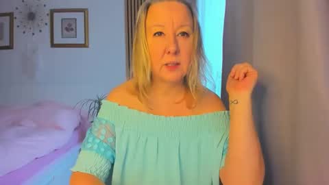 Nicole online show from 01.14.25