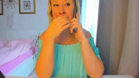 Nicole online show from 01.15.25