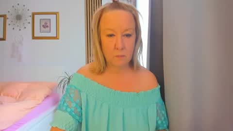 Nicole online show from 02.13.25