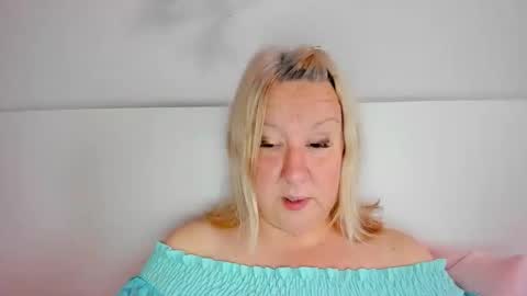 Nicole online show from 10.16.25