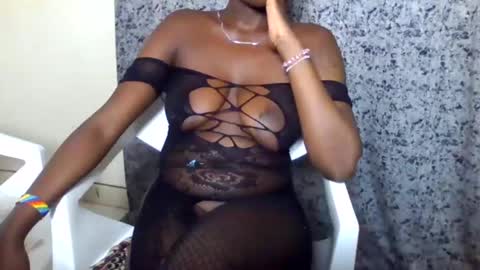 Snapshot of blonde_barby chatting on 10.14.25 blonde_barby online show from 10.14.25