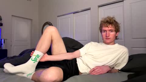 Snapshot of blonde_boi99 chatting on 04.26.26 Blondie online show from 04.26.26