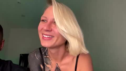 blonde_fuck_couple online show from 06.03.26