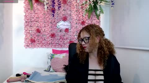 blonde_squirt_ online show from 01.31.25