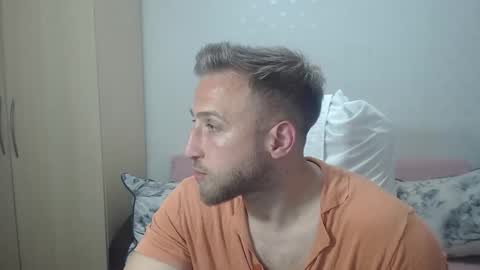 Snapshot of blondeagle chatting on 05.17.26 Mr Blond online show from 05.17.26