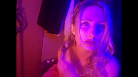 Gia  online show from 02.06.25