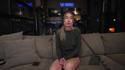 Snapshot of blondefoxsilverfox chatting on 02.20.26 blondefoxsilverfox online show from 02.20.26