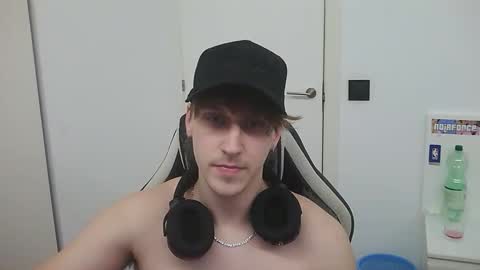 Snapshot of blondeharddick chatting on 03.02.26 blondeharddick online show from 03.02.26