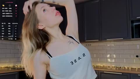 Snapshot of blondekelly chatting on 06.02.26 Kelly online show from 06.02.26