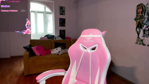 Snapshot of blondesoulmate chatting on 10.27.25 Elisa online show from 10.27.25