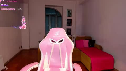 Snapshot of blondesoulmate chatting on 10.30.25 Elisa online show from 10.30.25