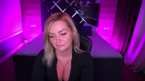 Blonde online show from 09.30.25