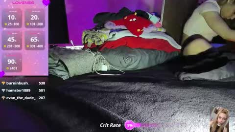 Snapshot of blondiebubblebooty chatting on 10.15.25 Bubbles online show from 10.15.25