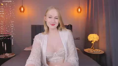 Mia online show from 03.06.25
