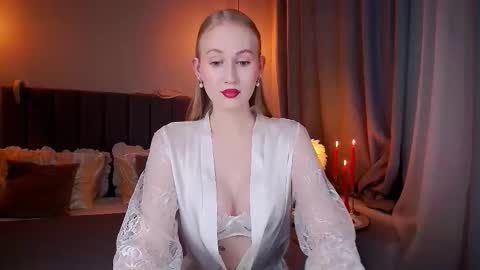 Mia online show from 11.26.25