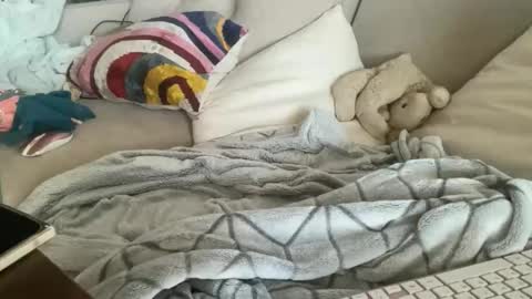 IM TRYNG online show from 11.07.25