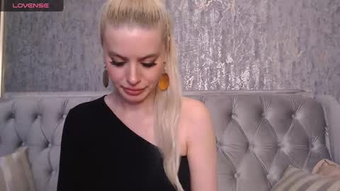 Snapshot of blondiestarxxx chatting on 01.17.25 Helen online show from 01.17.25